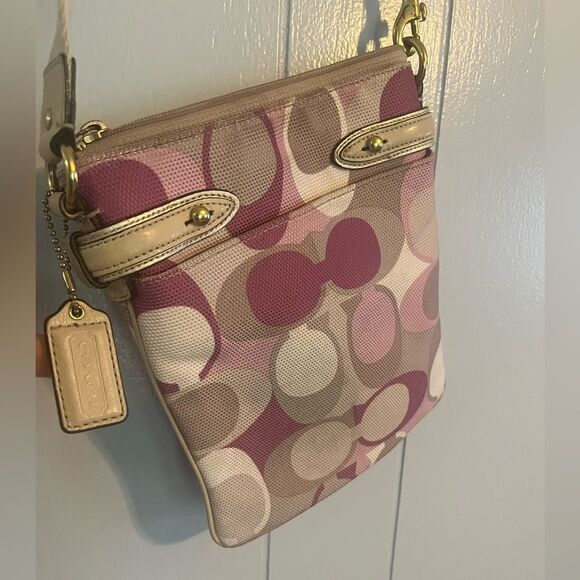 Coach sling crossbody purse with lilac, fuscia, gold and cream - Picture 8 of 11